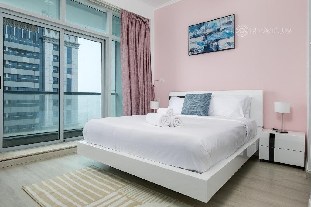 Apartment Birds Eye 1BR Torch Tower L77 Near Marina Walk, Dubai