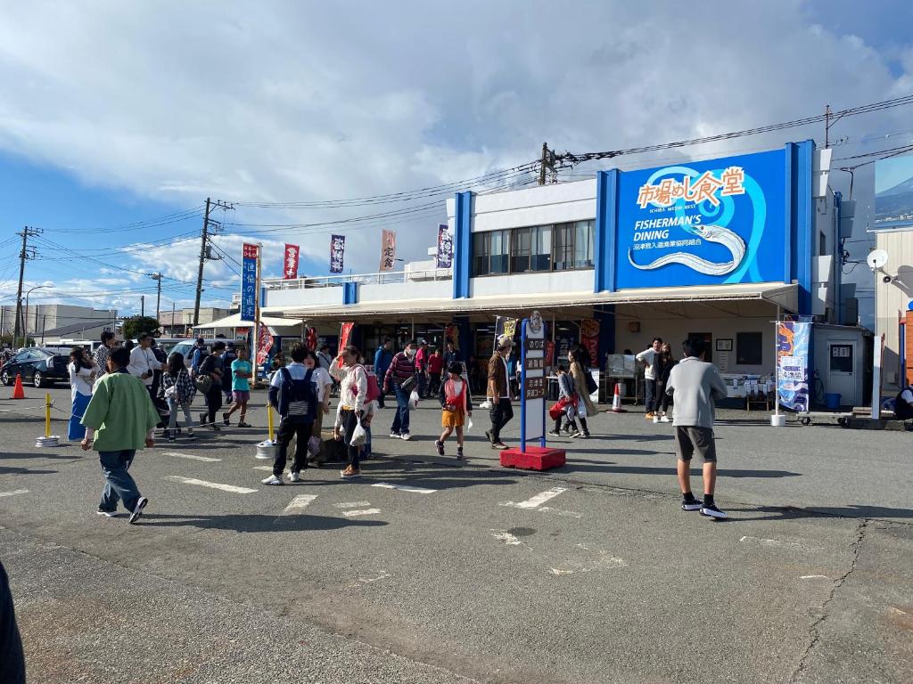 Hosté ubytování Minato Oasis Numazu / 沼津観光の中心、伊豆観光の拠点に好立地！沼津港に位置し交通・飲食・コンビニ等至便です！