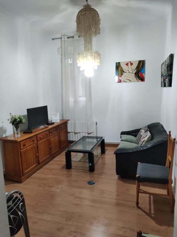 Zdjęcie z galerii obiektu San Isidro Labrador, apartamento en Las Vistillas junto a metro Puerta de Toledo w Madrycie