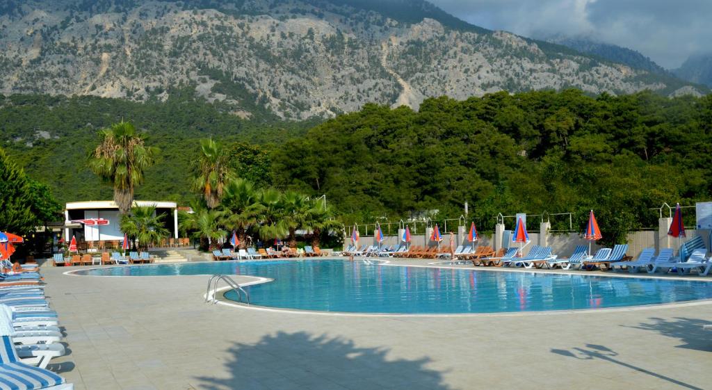 Nespecifikovaný výhled na hory nebo výhled na hory při pohledu z hotelu