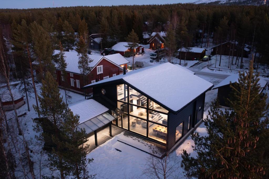 an aerial view of a house in the snow at Villa Ailo in Kittilä