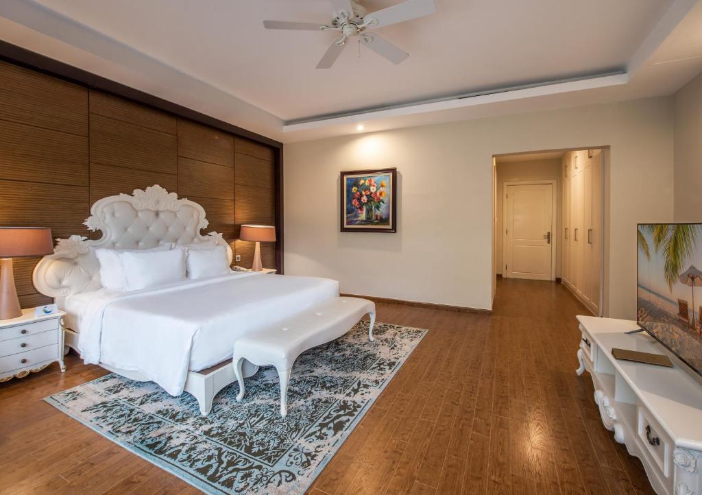 Biệt Thự 2 Phòng Ngủ Nhìn Ra Hồ Bơi - Bữa Sáng