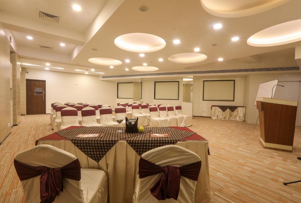 Konferenční prostory v ubytování IRA by Orchid, Nashik