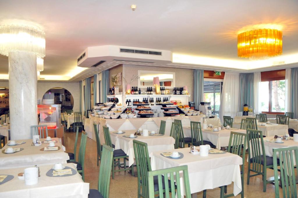 Restaurace v ubytování Hotel Oliver