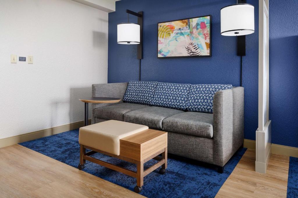 Hyatt Place Orlando / I-Drive / Convention Center - King Room With Sofa Bed And Accessible Tub - Disability Access