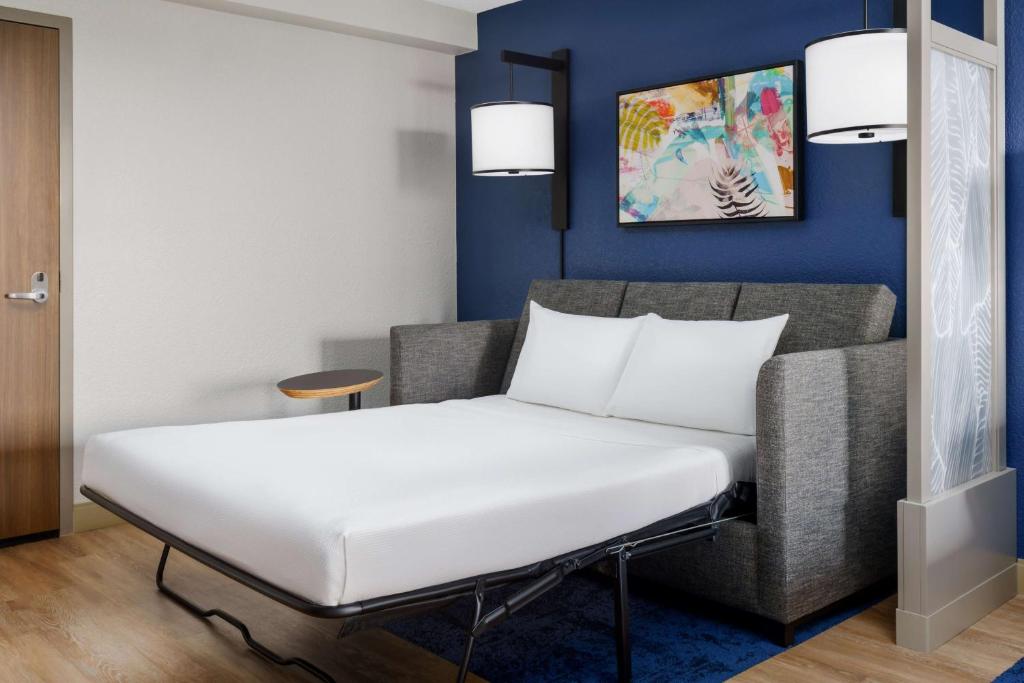 Hyatt Place Orlando / I-Drive / Convention Center - King Room With Accessible Shower - Disability Access