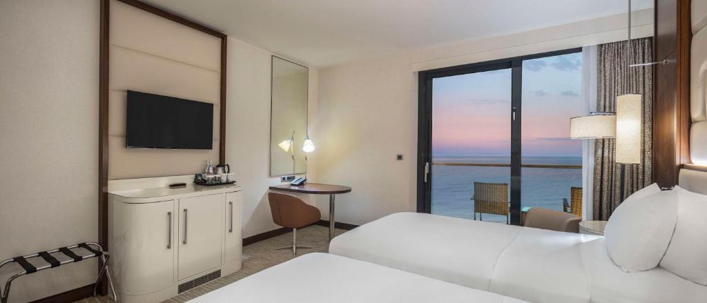 Hilton Batumi - Комната -близнец с балконом и видом на море