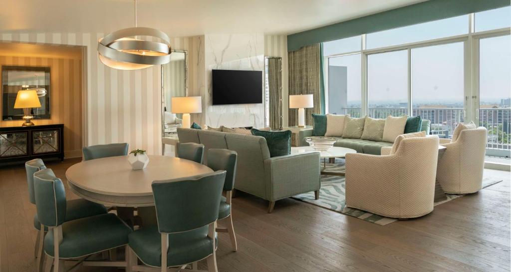 The Beverly Hilton photo