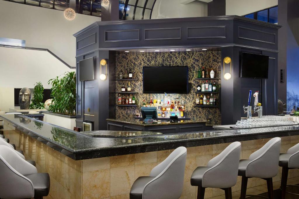 Embassy Suites by Hilton West Palm Beach Central photo