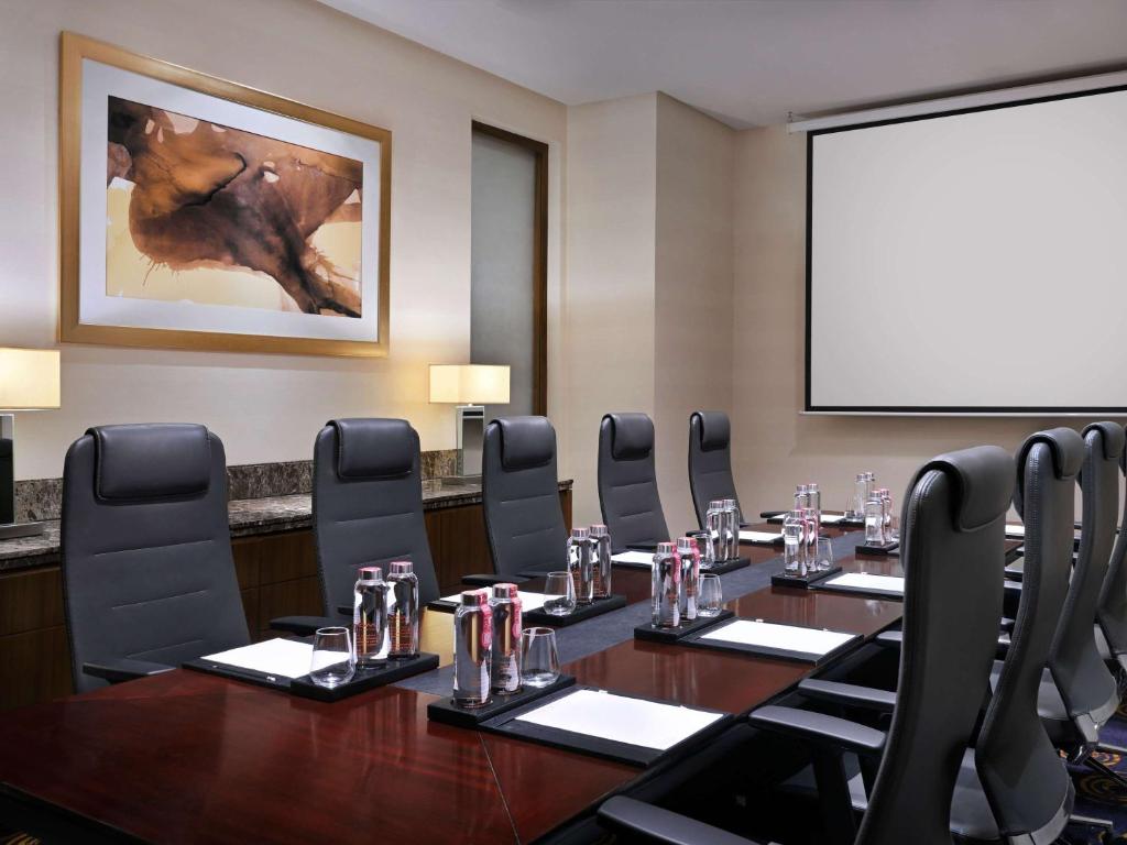 Der Geschäftsbereich oder Konferenzraum in der Unterkunft Mövenpick Hotel Jumeirah Beach
