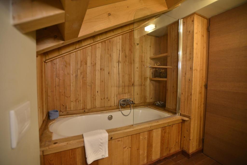 Łazienka w obiekcie Hotel La Chance