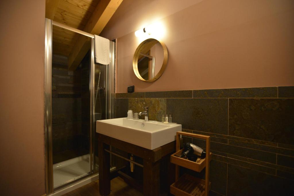 Łazienka w obiekcie Hotel La Chance