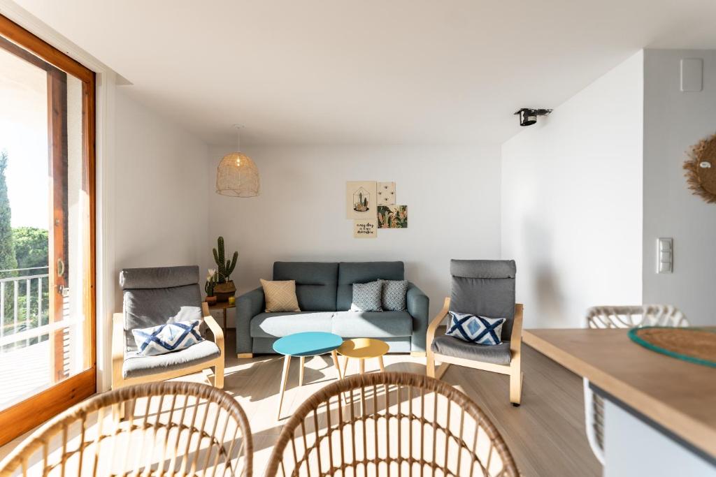 Posezení v ubytování Blau d'Aro - Encanto y Relax en Platja d'Aro - Vistas al Mar y Parking privado