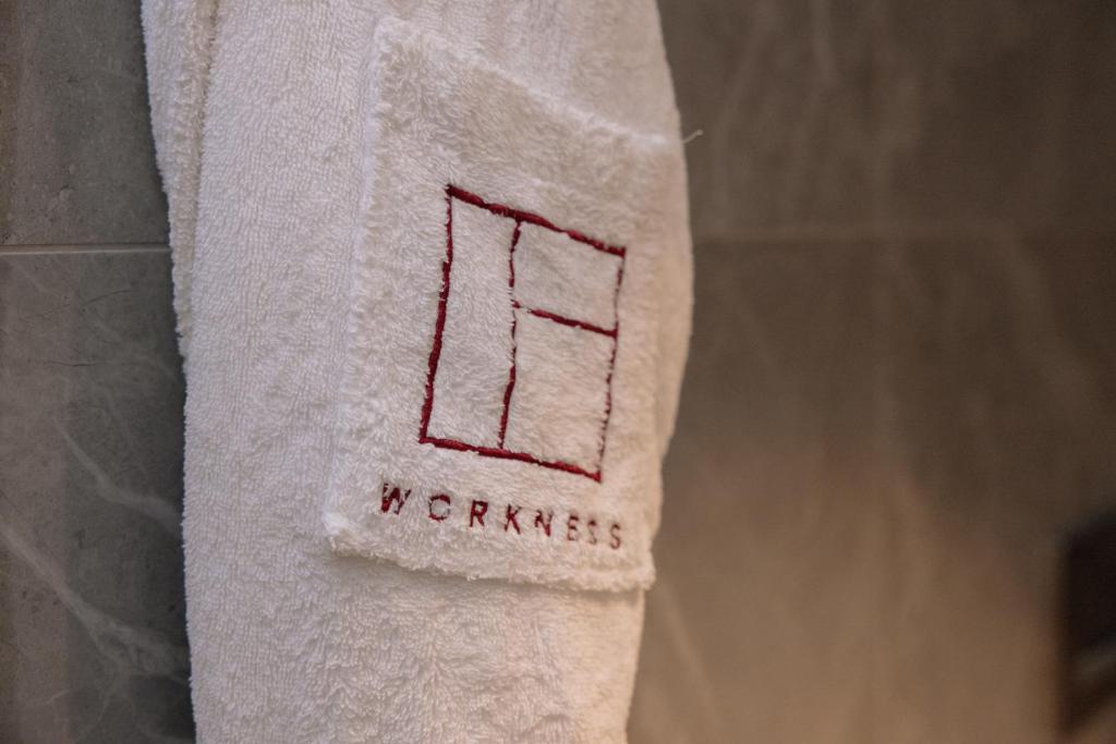 10 KEYS MILANO - Resim 14