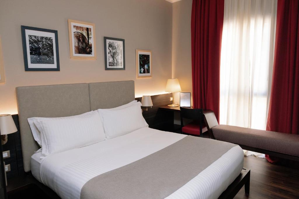 10 KEYS MILANO - Resim 22