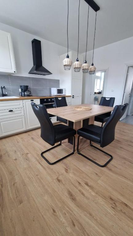 Kuchyň nebo kuchyňský kout v ubytování Gemütliche Ferienwohnung in Elbingerode/Harz