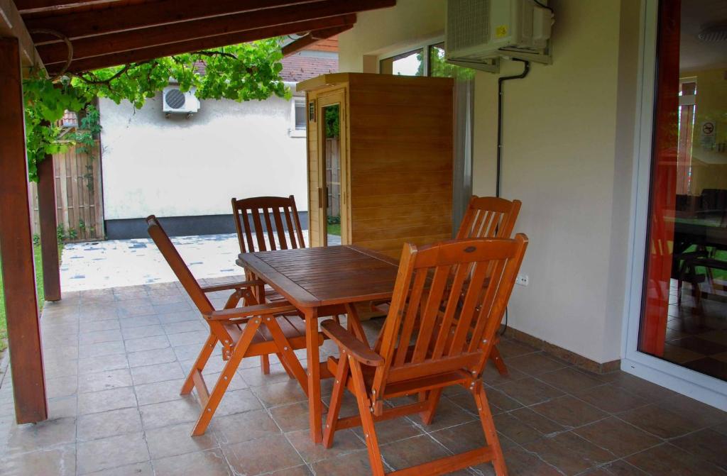 Balkón nebo terasa v ubytování Szelidi Apartmanok