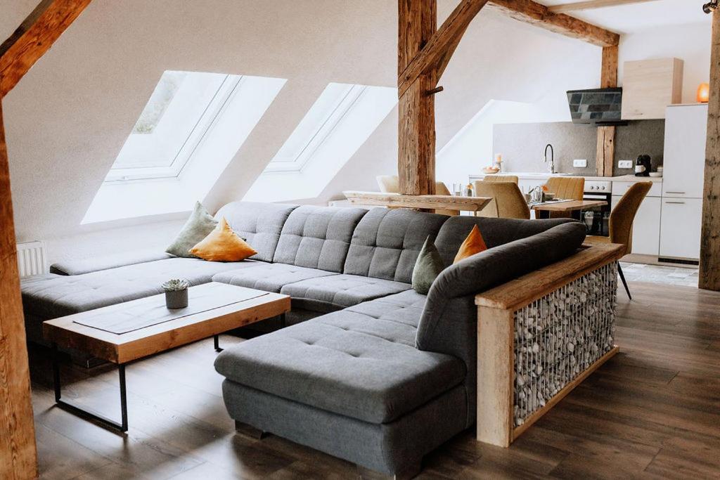 Posezení v ubytování Das Schutzhaus-Bed and Breakfast-Dein Basislager im Salzkammergut