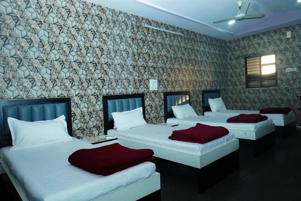 Hotel Triangle, Surat - Housity
