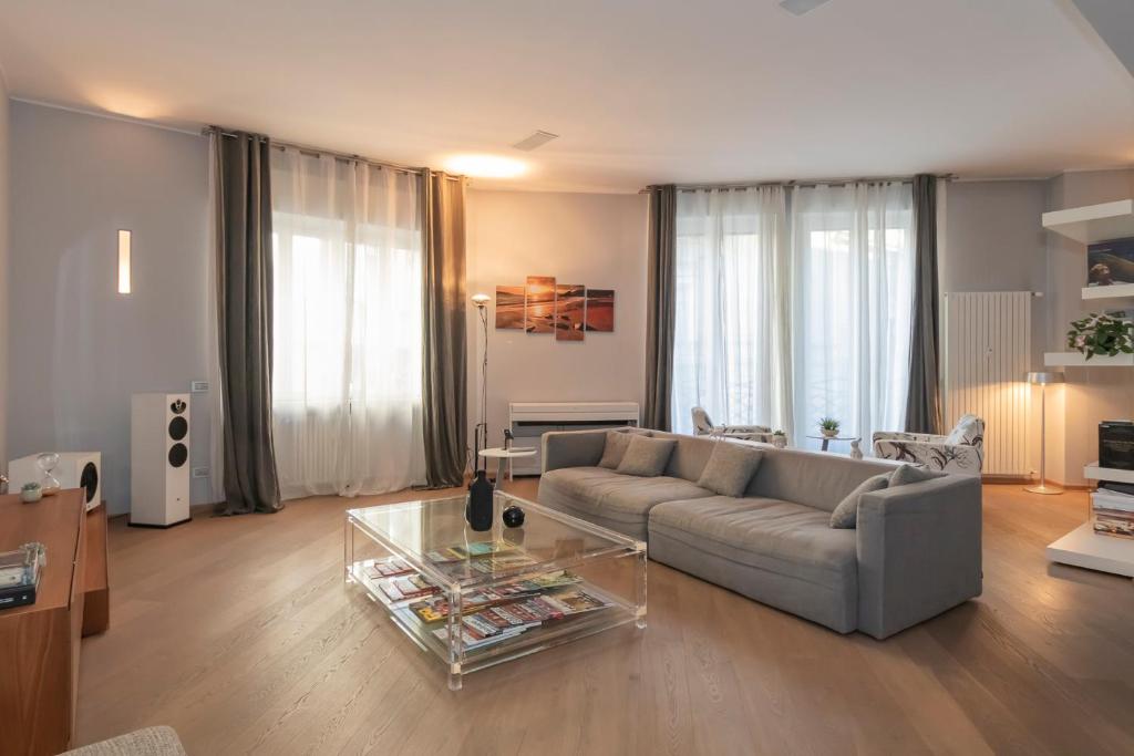 I-Host Apartment - Premium 3BR & 2BA