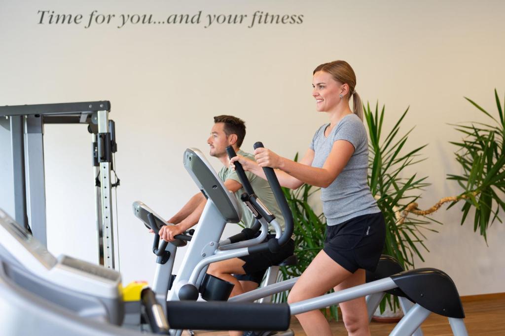 Fitness centrum a/nebo fitness zařízení v ubytování Hotel Alpenflora
