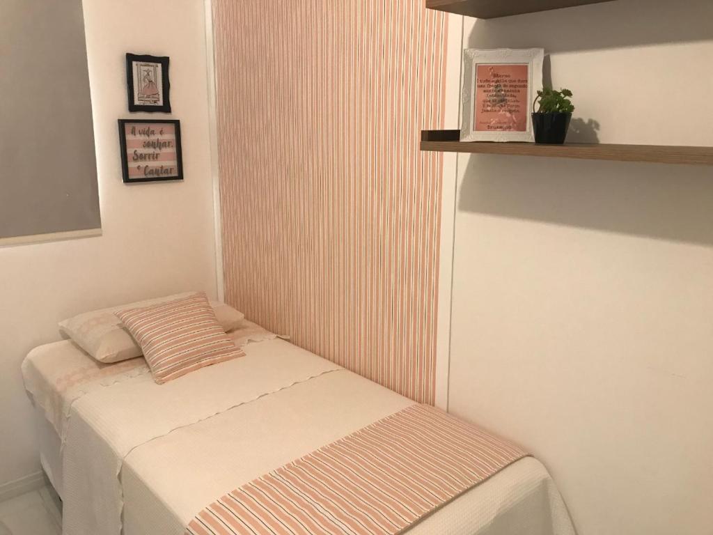 Ένα ή περισσότερα κρεβάτια σε δωμάτιο στο República Descolada! Quarto 3 Exclusivo para Mulheres