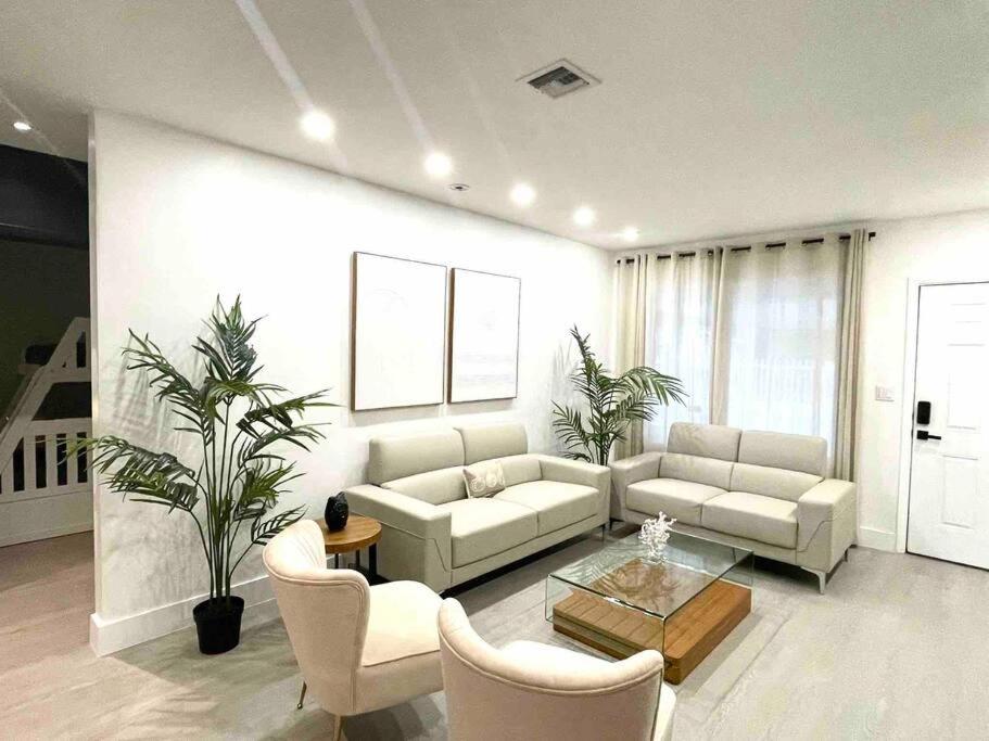 Dune Paradise-Pool/Wynwood/Spacious 5BR/Hidden Gem - Casa De Cinco Dormitorios