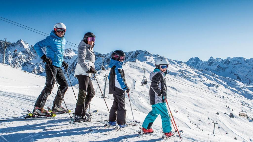 Hostia v ubytovaní Appartement Pitztal-Hochzeiger inclusive Pitztal-Sommer Card