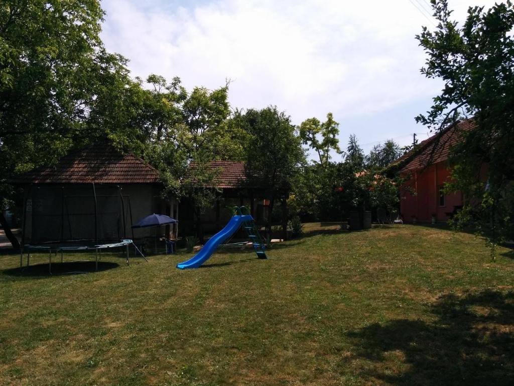 Zahrada ubytování Chata Sovička Podhájska