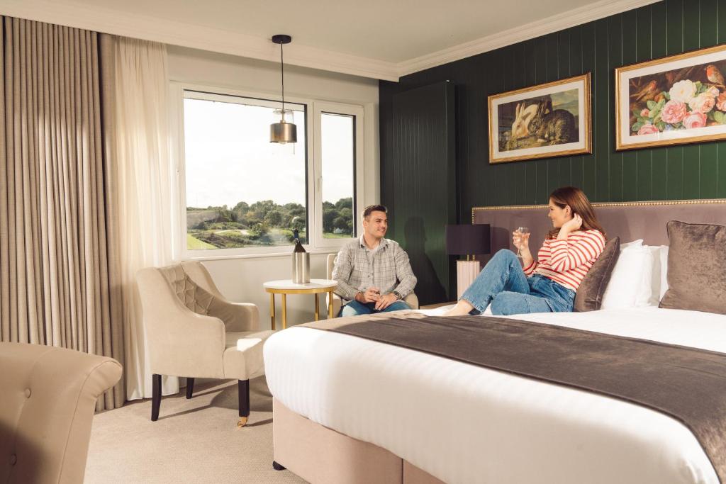 Ivanhoe Inn and Hotel - Room King Superior