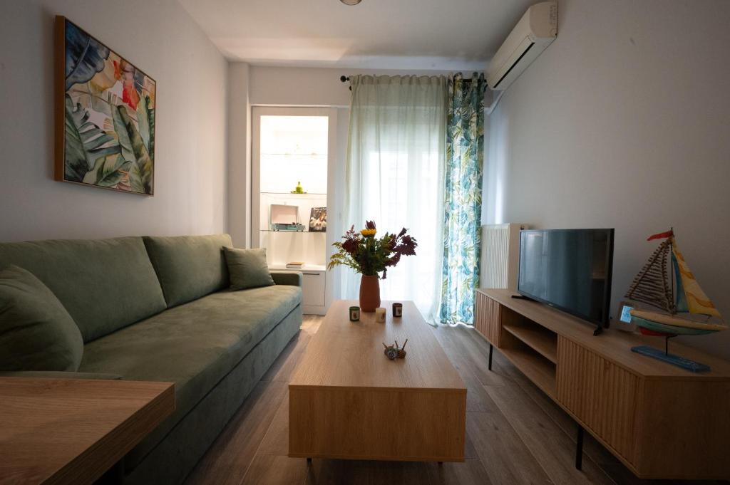 Μια τηλεόραση ή/και κέντρο ψυχαγωγίας στο Central Studio SKG