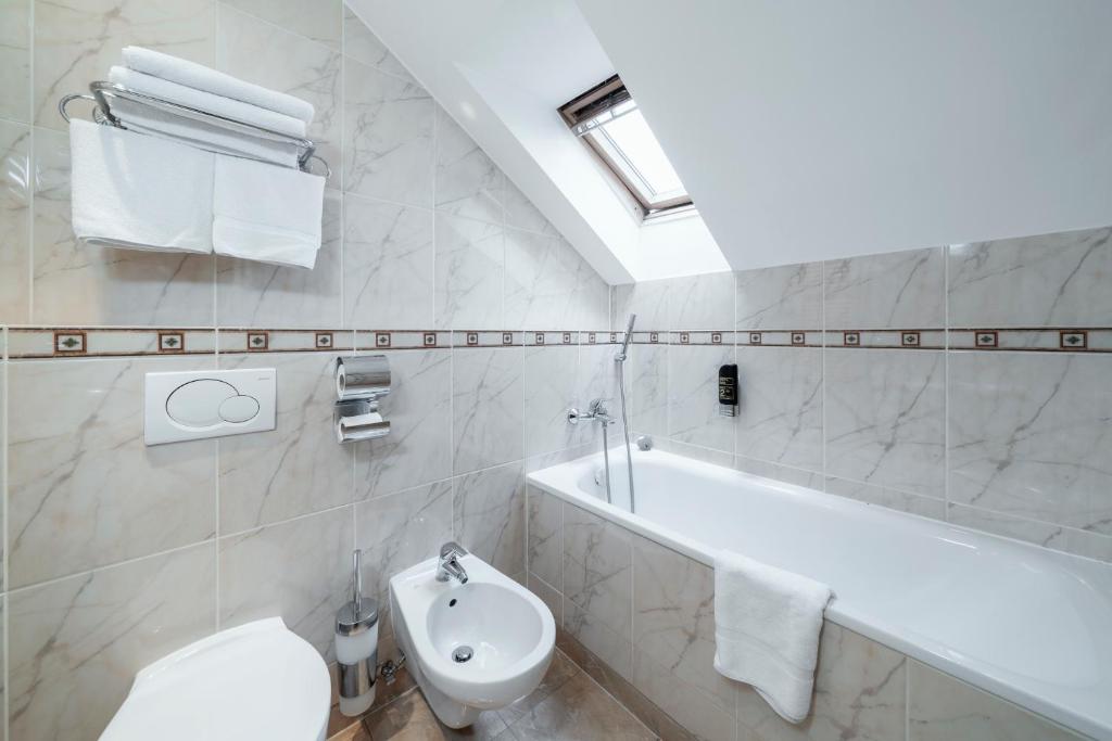 Hotel Raffaello Prague - Resim 37