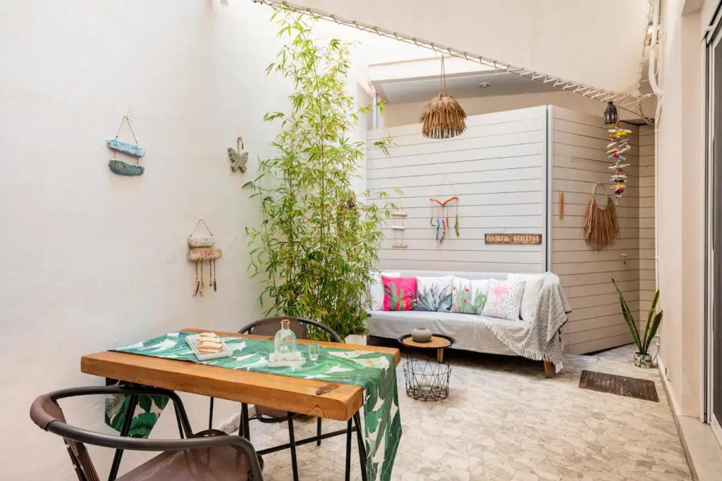 A bed or beds in a room at Santa Triada