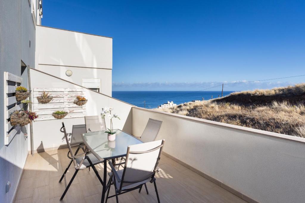 Apartment EDEN RENTALS Blue Horizon Studio, Bajamar, Spain