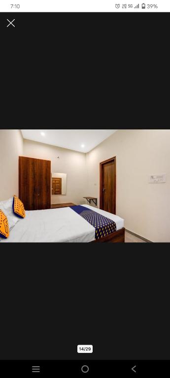 Postel nebo postele na pokoji v ubytování WOOD SIDE recidencyy