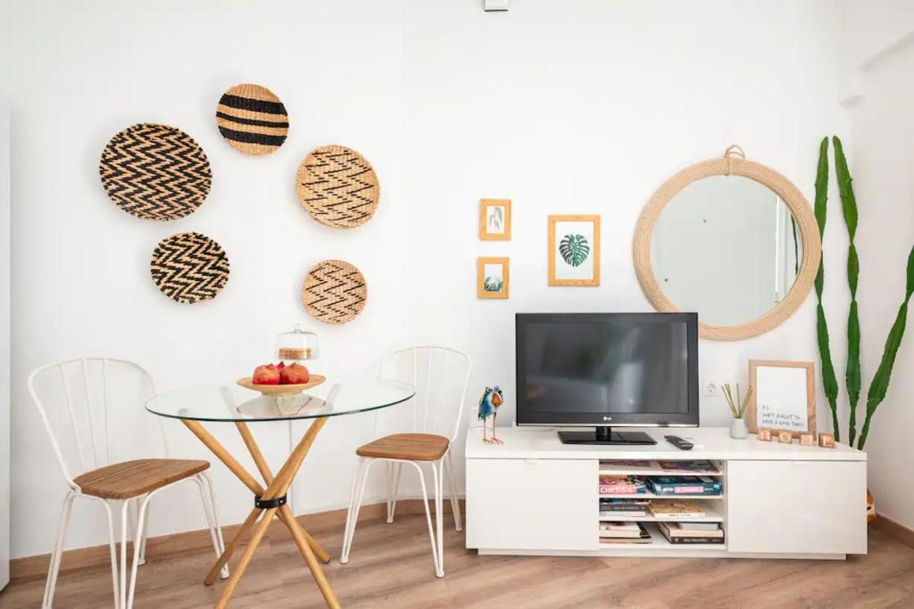 A television and/or entertainment centre at Santa Triada