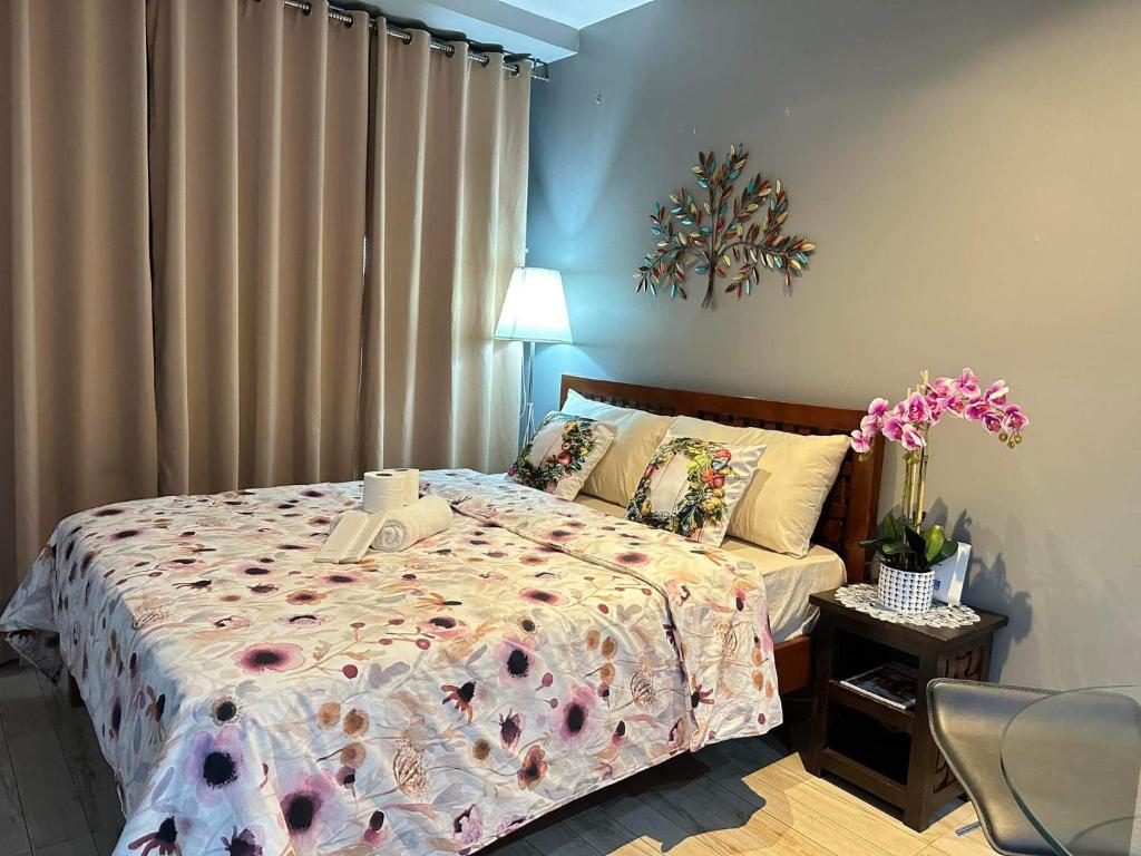 Classy Suite in Gramercy Residences w/ balcony