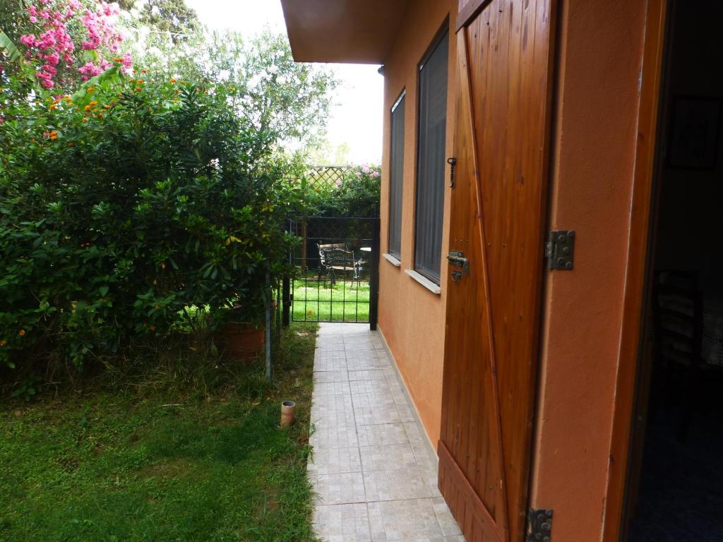 Ogród w obiekcie Casa Vacanza Appartamenti Al Mare