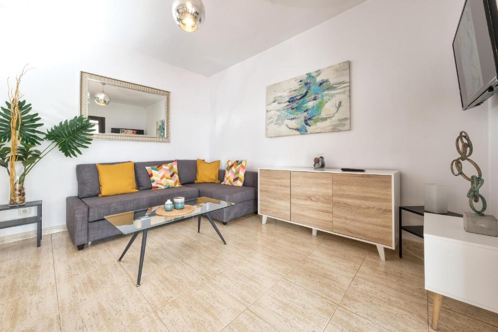 TV a/nebo společenská místnost v ubytování Villa Picasso private Pool