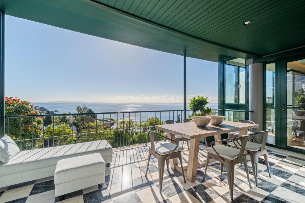 Luxury Oceanfront at Reid's Gardens