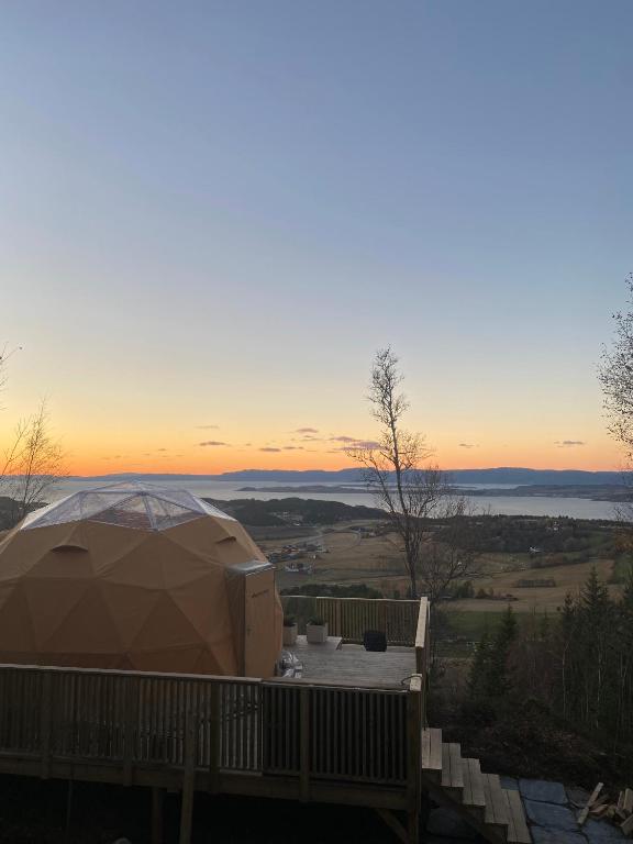 Příroda nedaleko luxury tent