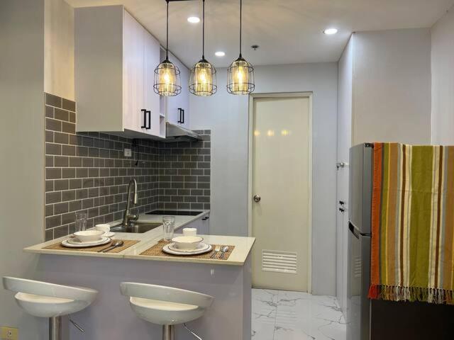 The Loop Towers, Chic, Modern , Minimalist Design
