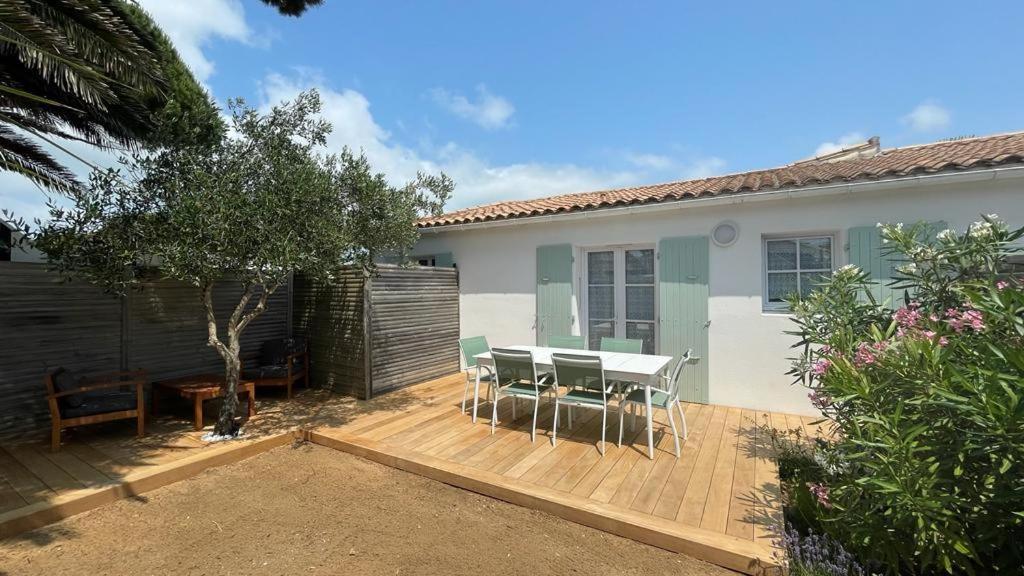Ogród w obiekcie Maison 6 personnes à l'Ile de Ré