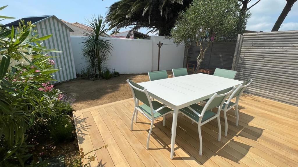 Ogród w obiekcie Maison 6 personnes à l'Ile de Ré