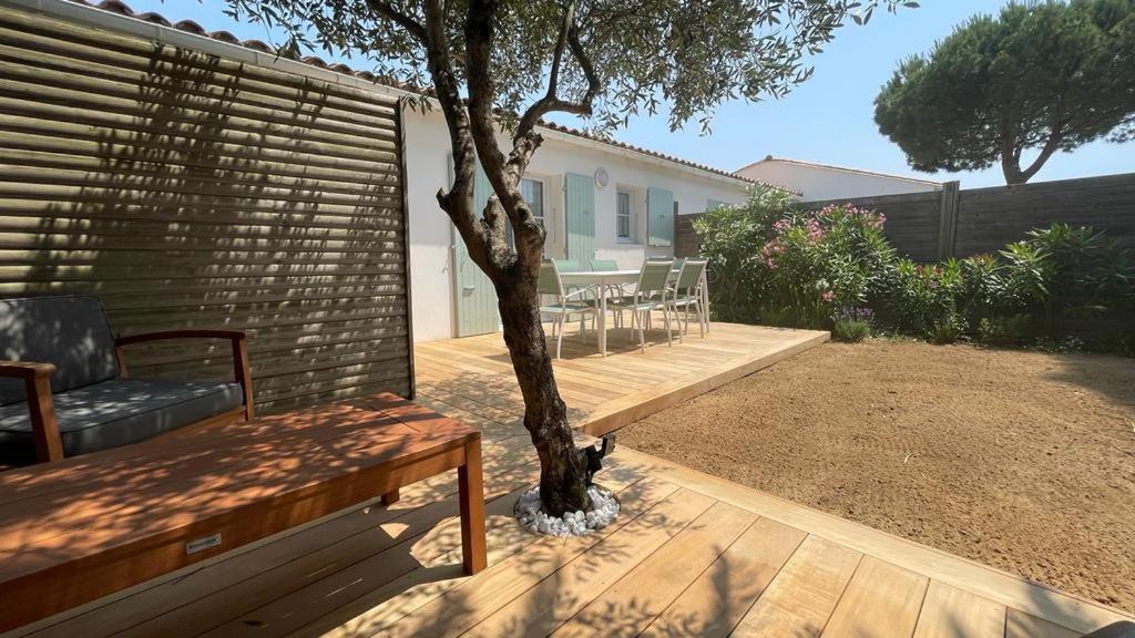 Ogród w obiekcie Maison 6 personnes à l'Ile de Ré