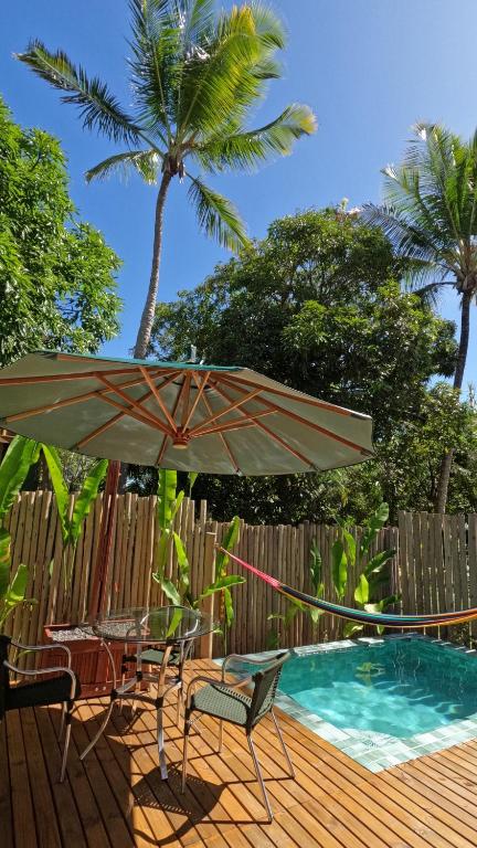 Bazén v ubytování LAUS Bangalôs Experience - Piscina Privativa - Praia de Algodões - Península de Maraú - Bahia nebo v jeho okolí