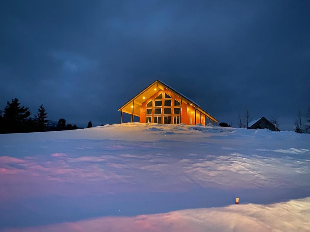 3505 Joseph Dr Cabin with breathtaking views, 30 miles to Yellowstone v zimě