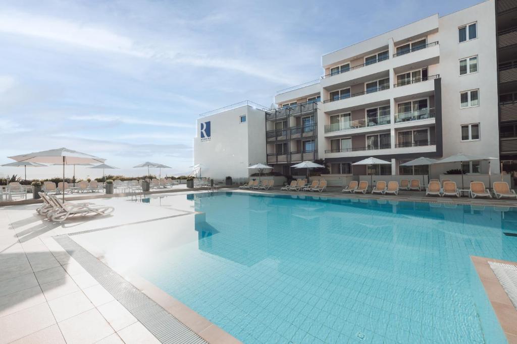 Bazén v ubytovaní Romana Beach Resort alebo v jeho blízkosti