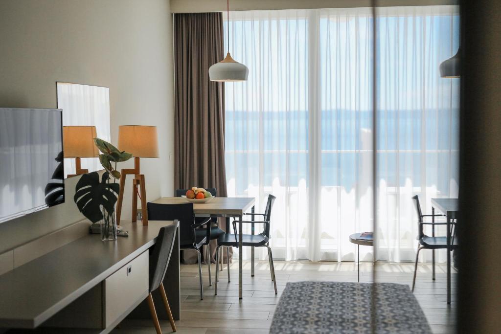 Výhľad na more alebo výhľad na more priamo z apartmánového hotela