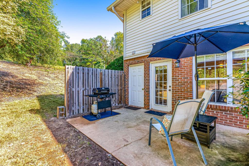 curtains for patio umbrella Add privacy and barrier from insects! Attach sheer curtains to ribs of patio  umbrella